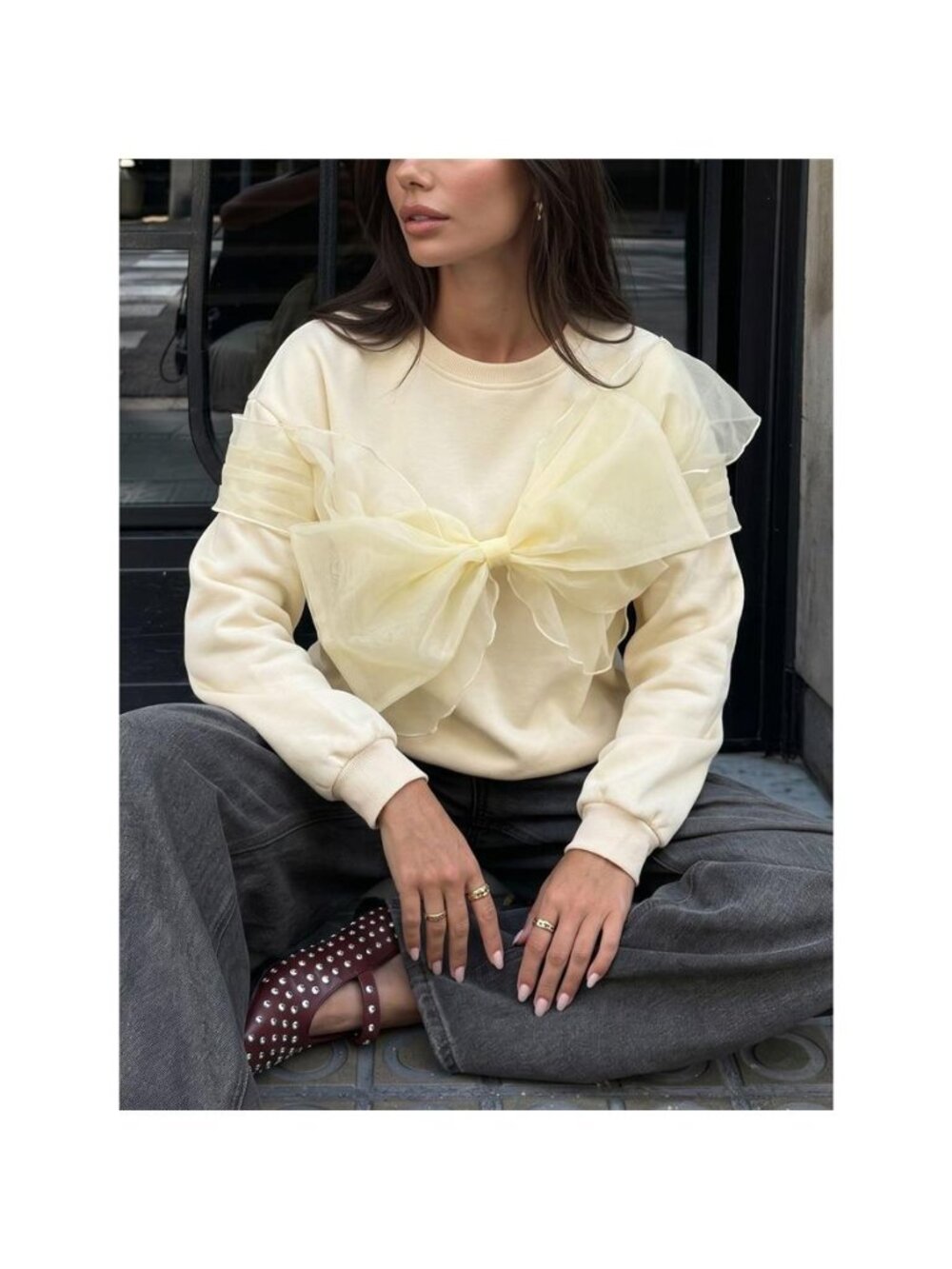 Bow Round Neck Long Sleeve Sweatshirt